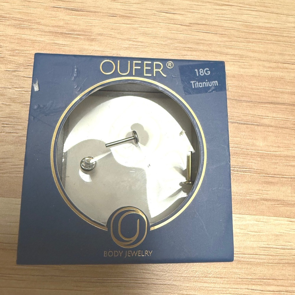 Oufer 18G Titanium Labret Stud Body Jewelry Clear CZ‎ Flat Back Piercing Silver
